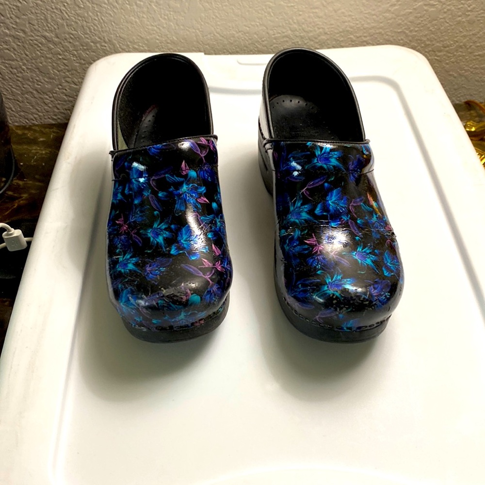 Dansko clogs size 8, colorful blue, black,pink. Excellent condition no tears